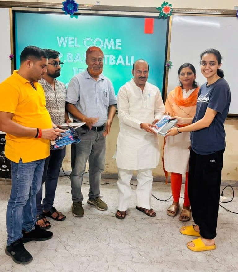 Singrauli News: नेशनल लेवल बास्केटबॉल खेलने जा रहे प्रतिभागियों से मिले जिलाध्यक्ष