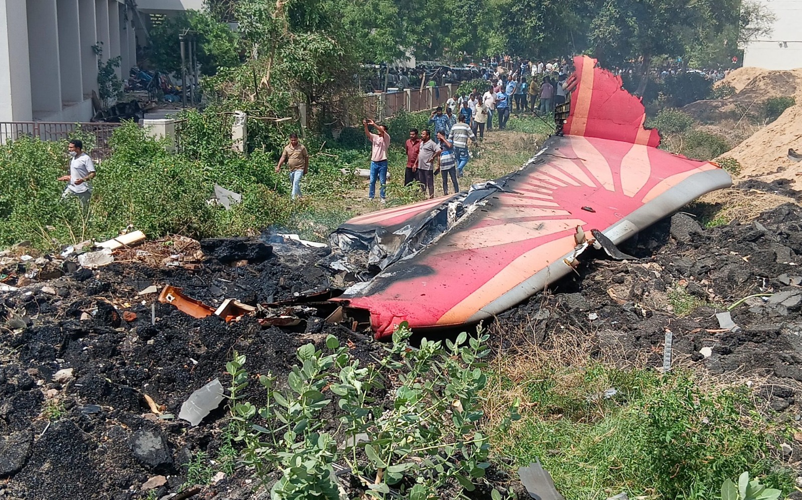 Air india plane crash: पीएम मोदी ने अहमदाबाद विमान हादसे को लेकर जताया दु:ख, 